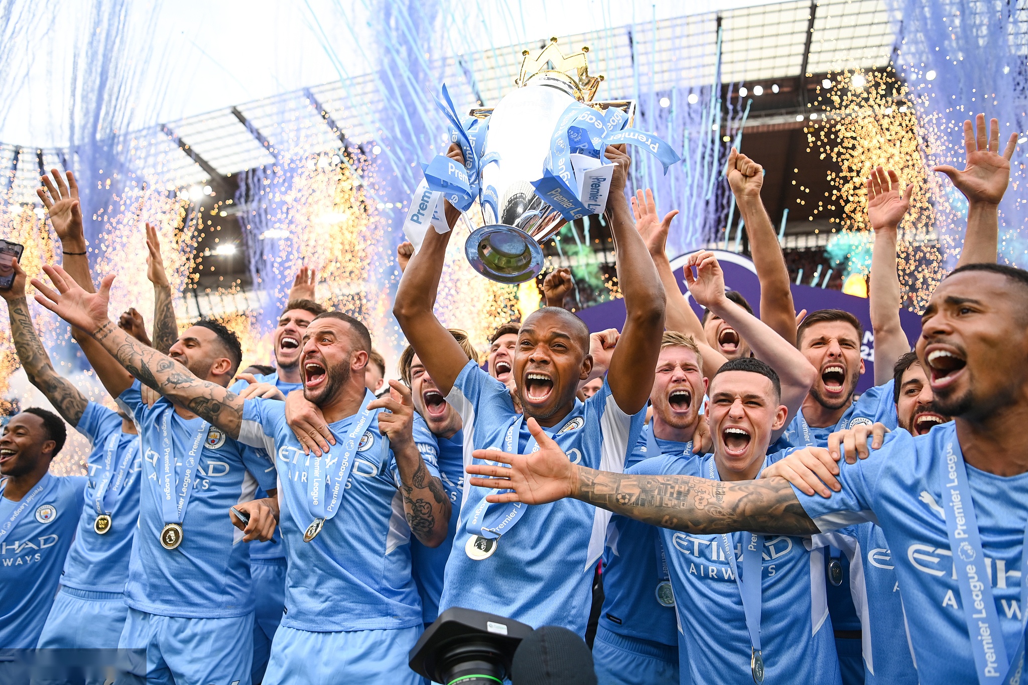 而王曼昱则 而王曼昱则